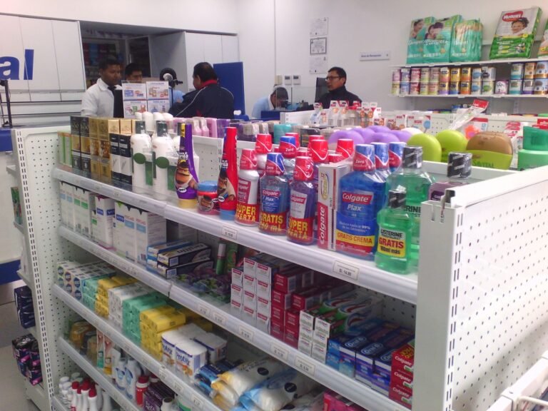 Gondolas-metalicas-para-tiendas-minimarket-farmacias-peru-inntecmetal